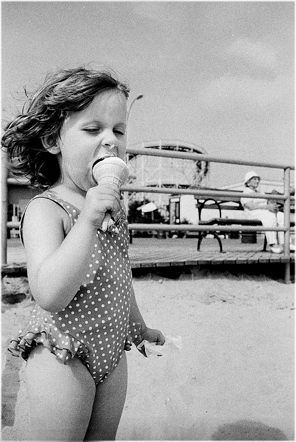 Coney Island 2005 – Black and White Street Photographs of New York City ...