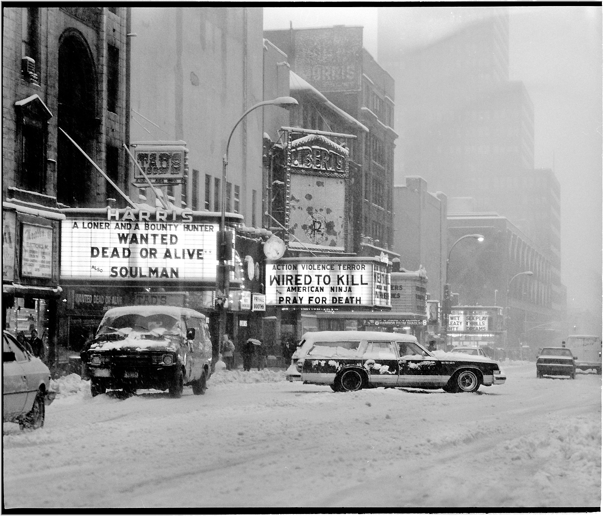 42d St. Blizzard of 1986-7 – Black and White Street
