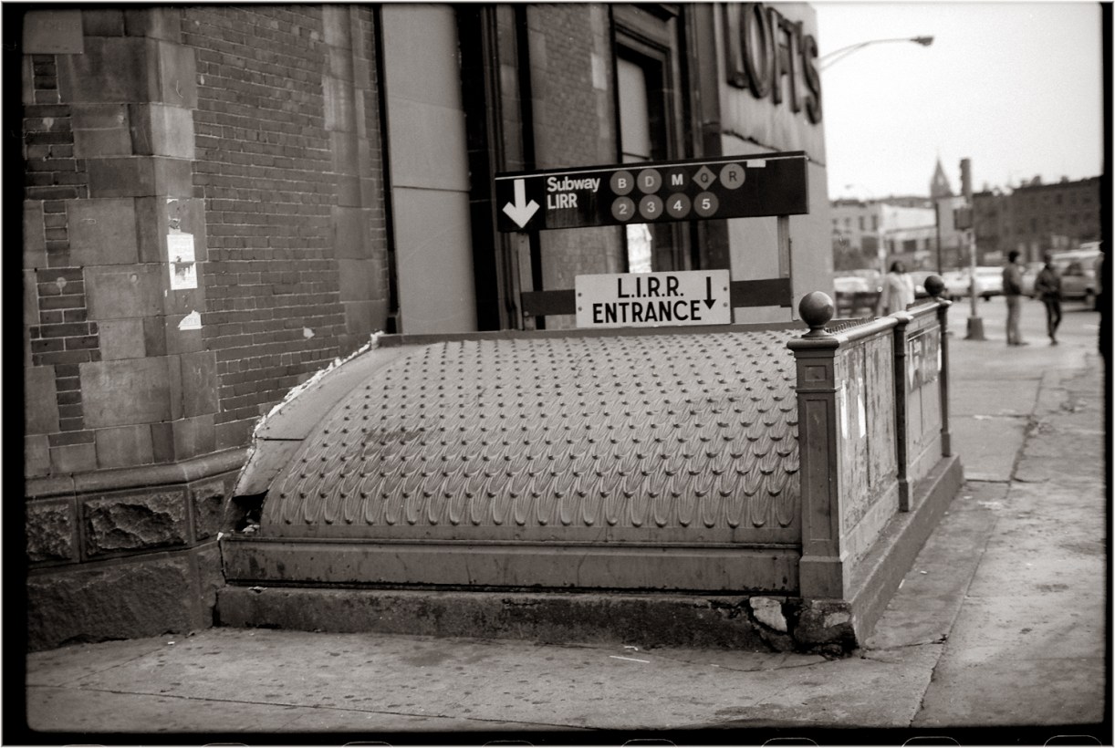 L.I.R.R.-SubwayEntrance-Brooklyn-1985