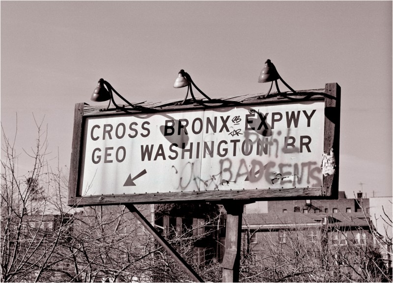 GW-BRIDGE-CROSS-BRONX-SIGN-MATT-WEBER