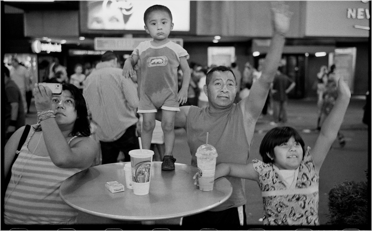TimesSq-MexicanFamilyPosing copy