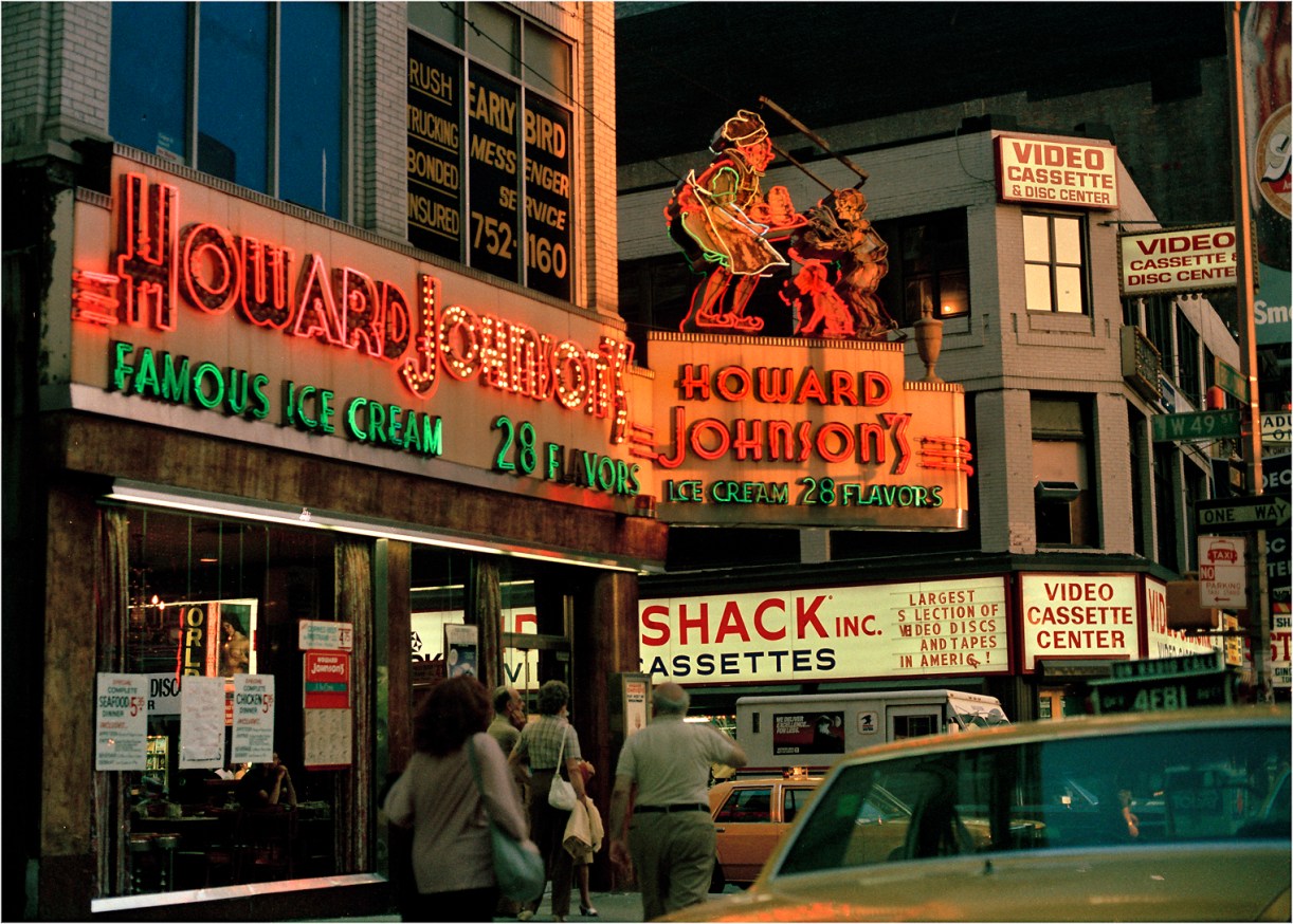 howard-Johnsons-neon-nyc