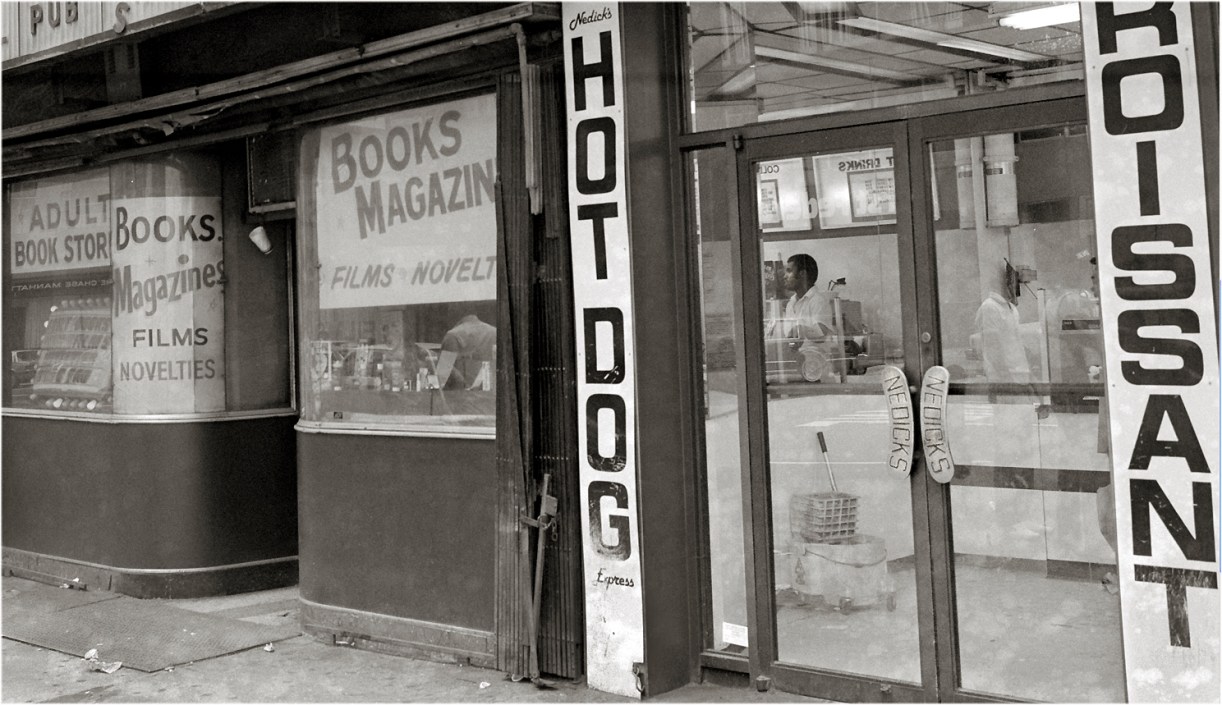 Nedicks-Books-TimesSq-Cropt