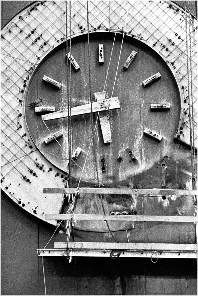 TimesSq-BONDS-Clock-Demo-1989 copy