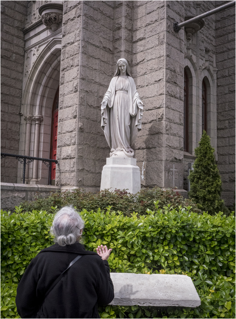 96-praying-statue-hands-copy