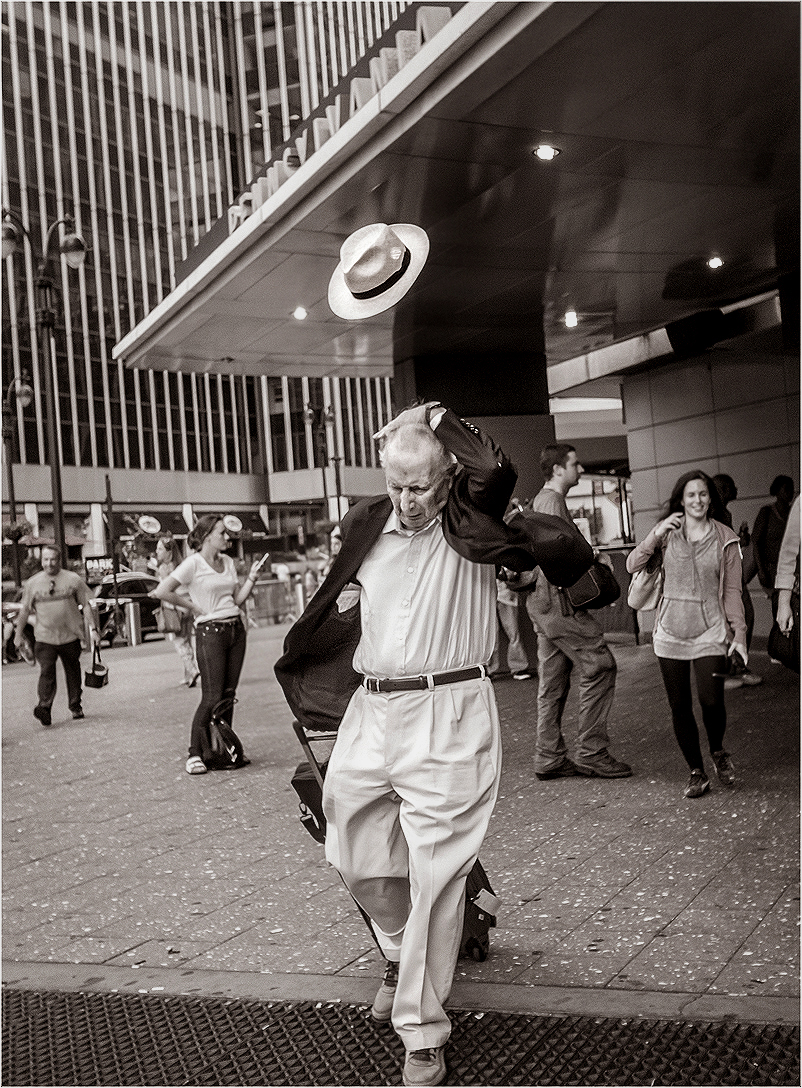 penn-windy-hat-off-bw