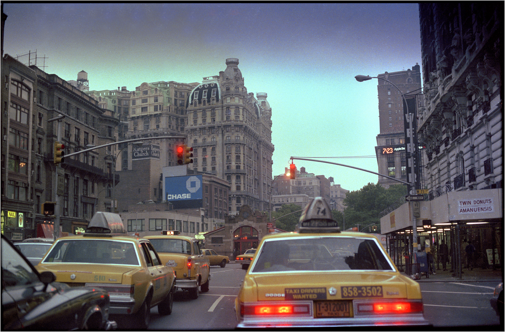 Heading Uptown in 1985 – Black and White Street Photographs of New